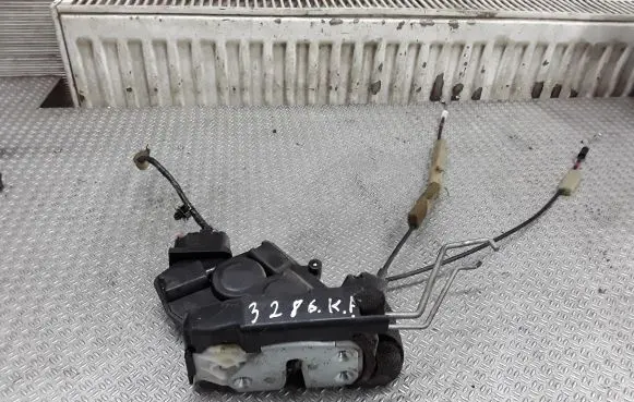 Mazda 5 Front door lock