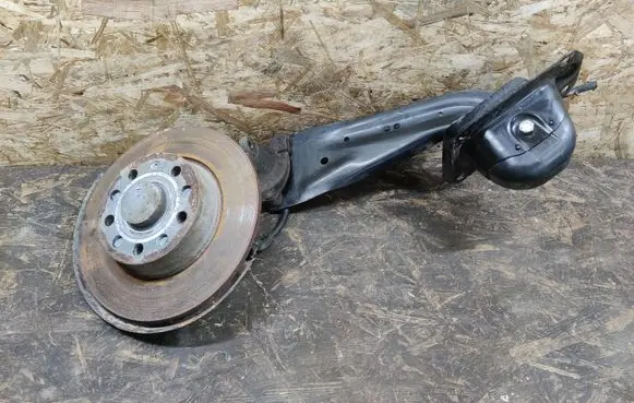 Volkswagen Golf VII Rear wheel hub spindle/knuckle 