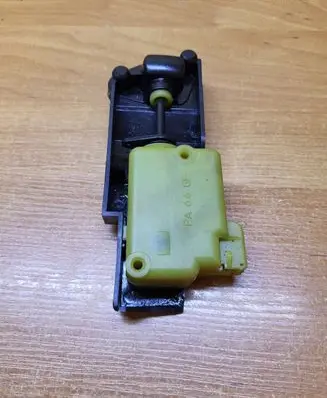 Volvo XC90 Fuel tank cap lock 30612856