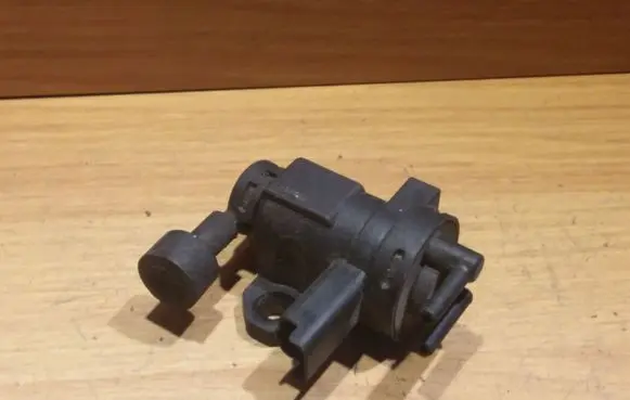 Peugeot 607 Turbo solenoid valve 9628971180