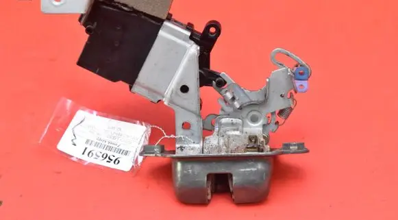 Subaru Legacy Tailgate/trunk/boot lock/catch/latch
