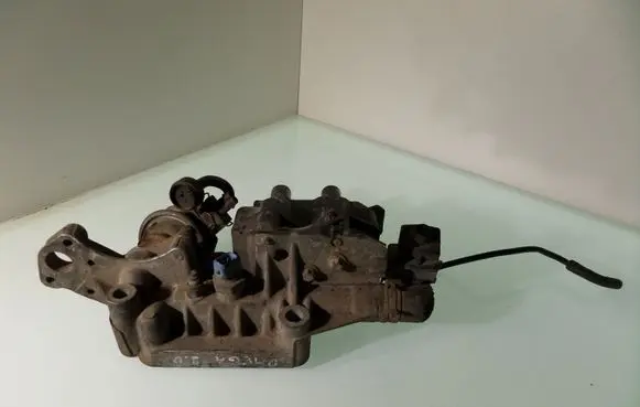 Opel Omega B1 High voltage ignition coil
