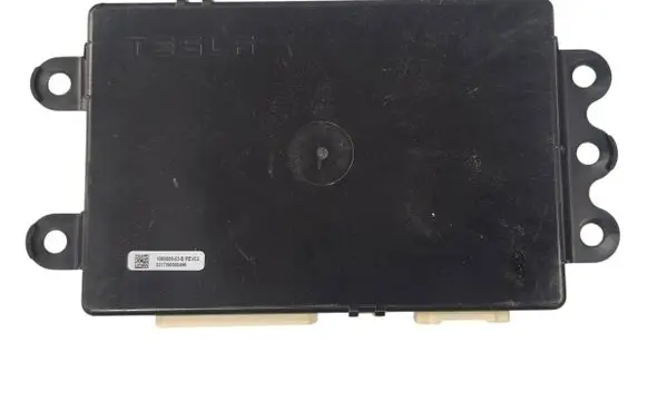 Tesla Model S Air suspension control unit module (rear) 106098903B