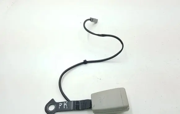 Mazda CX-7 Front seatbelt buckle G3667