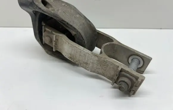 Volvo V40 Engine mount bracket 31430432 31359645