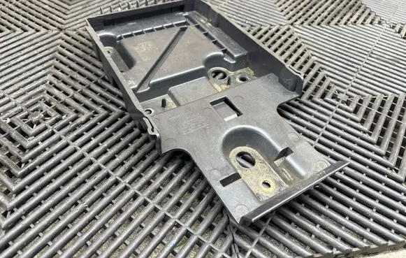 Volvo XC90 Battery tray 31479351