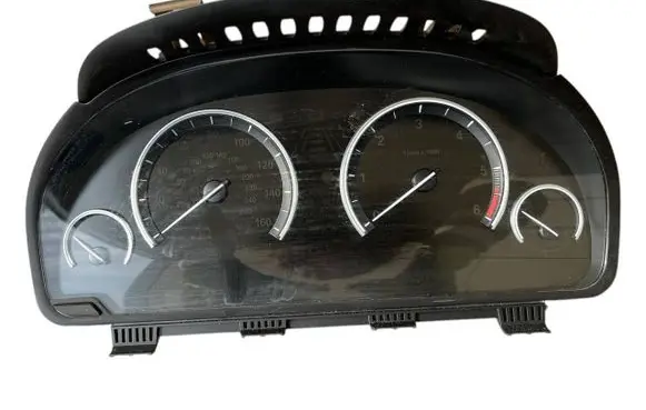 BMW 5 F10 F11 Speedometer (instrument cluster) 9363248 936324801 62109363248