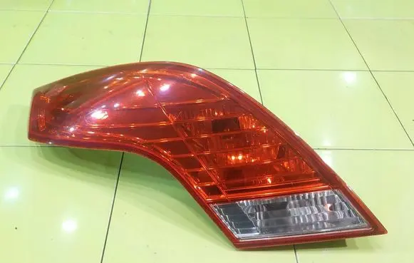 Ford Focus Rear/tail lights 6N4113A603A