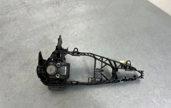 BMW X5 F15 Front door exterior handle/bracket 7304803