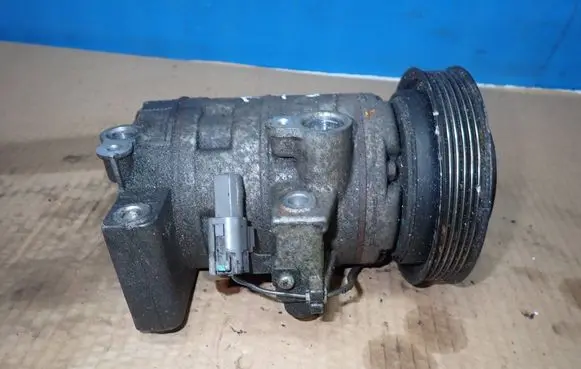 Mazda 6 Air conditioning (A/C) compressor (pump) Z0010923A