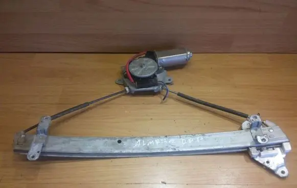 Nissan Almera Front door window regulator with motor 807300M007