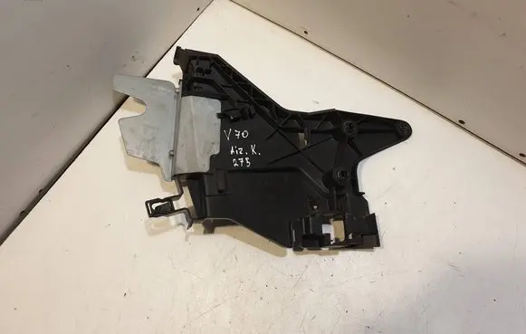 Volvo V70 Rear door exterior handle/bracket 08663908