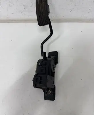 Mitsubishi Grandis Accelerator throttle pedal 46210100