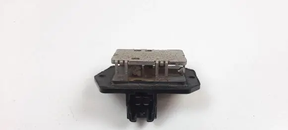 Toyota RAV 4 (XA20) Heater blower fan relay M4439