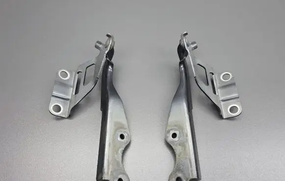 Mazda 3 III Engine bonnet/hood hinges B45AR B45AL