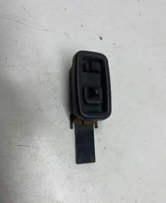 BMW 5 E28 Wing mirror switch 1363459