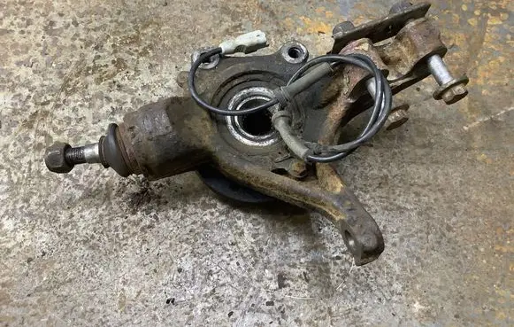 Front wheel hub