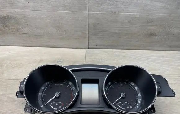 Skoda Superb B6 (3T) Speedometer (instrument cluster) 3T1920841H VD104822 1052501180