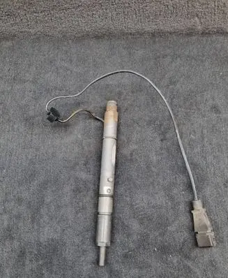 Audi A6 S6 C5 4B Fuel injector 059130202E