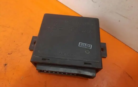 Volkswagen PASSAT B5.5 Fan control module 0165459232