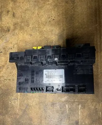 Mercedes-Benz CLK A209 C209 SAM control unit 2095451501 5DK00848602