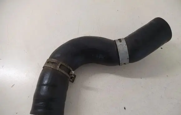 Subaru Outback (BS) Engine coolant pipe/hose