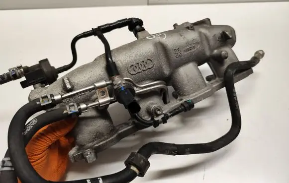Audi Q5 SQ5 Intake manifold 06H133201