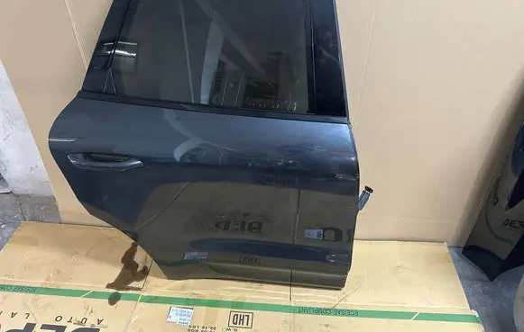 Porsche Macan (95B) Rear door 95B833311
