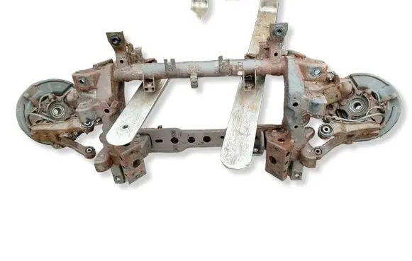 Mitsubishi Pajero Front axle beam 