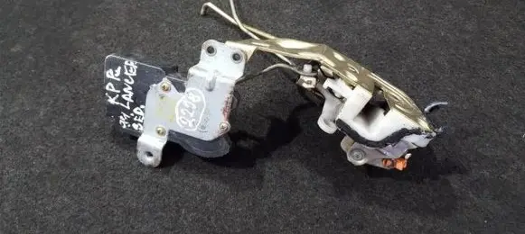 Mitsubishi Lancer Front door lock