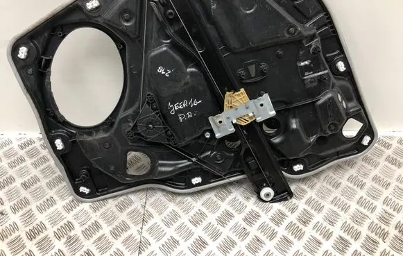 Jeep Renegade Front window lifting mechanism without motor