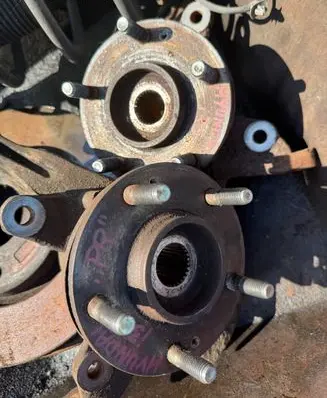 Hyundai i30 Front wheel hub spindle knuckle 4563636