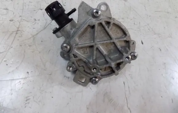Volvo XC40 Vacuum pump
