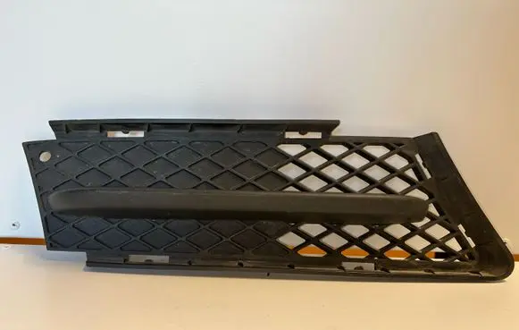 Front bumper lower grill