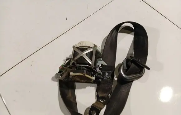 Skoda Fabia Mk2 (5J) Front seatbelt L5J1857701ARAA2