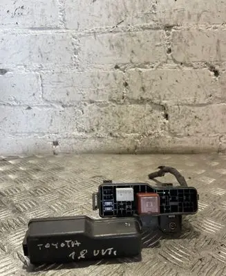 Toyota Corolla E120 E130 Fuse box set