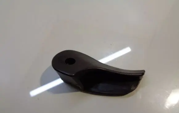 Engine bonnet (hood) release handle