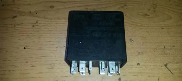 Audi A4 S4 B5 8D Other relay 4b0919471