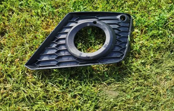 Seat Ibiza V (KJ) Front fog light trim/grill 6F9853666E T00L2796