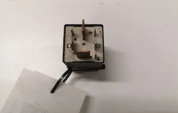 Opel Vectra B Glow plug pre-heat relay 0281003099