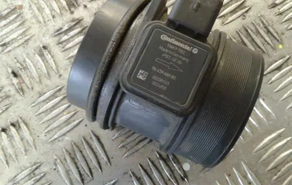 Peugeot 508 Mass air flow meter 5WK97002