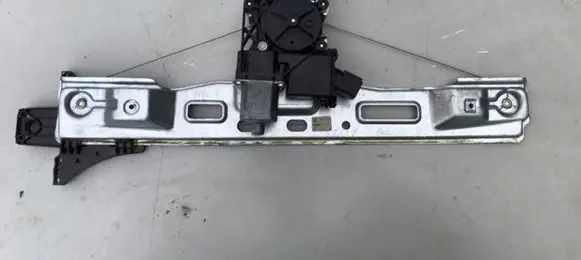 Rear window lifting mechanism without motor