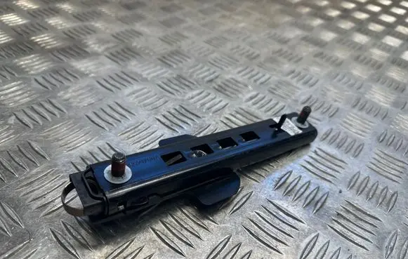 Volvo XC90 Seat belt adjustment rail 16521700A