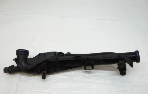 Engine coolant pipe/hose