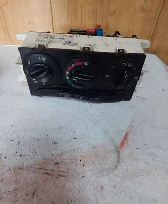 Mercedes-Benz A W168 Climate control unit 1688300485 0141500