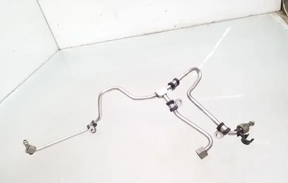 Fuel injector supply line/pipe