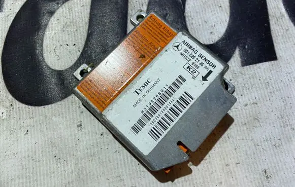 Mercedes-Benz E W210 Airbag control unit/module 0018202126