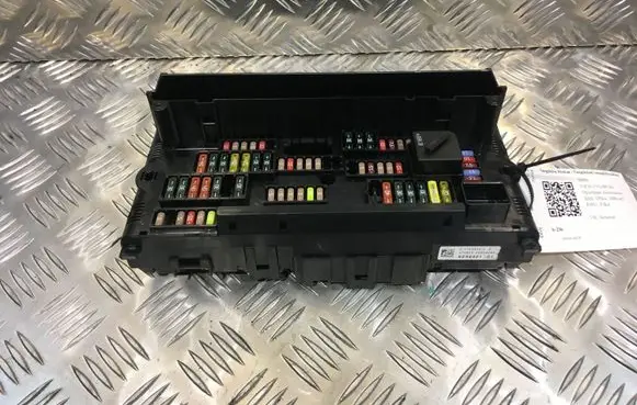 BMW 5 F10 F11 Fuse module 923442101