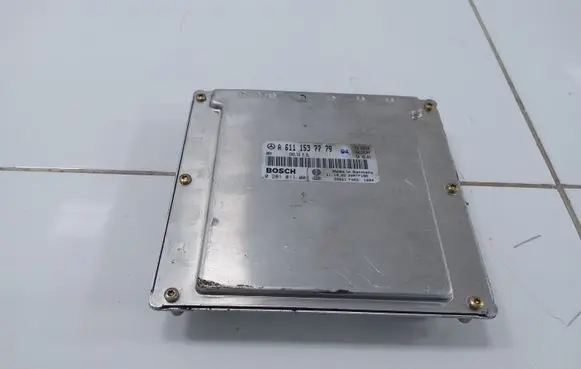 Mercedes-Benz C W203 Engine control unit/module 6111537779