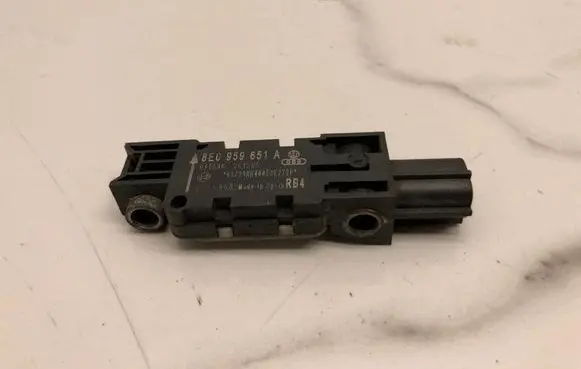 Audi A4 S4 B7 8E 8H Airbag deployment crash/impact sensor 8E0959651A 011595